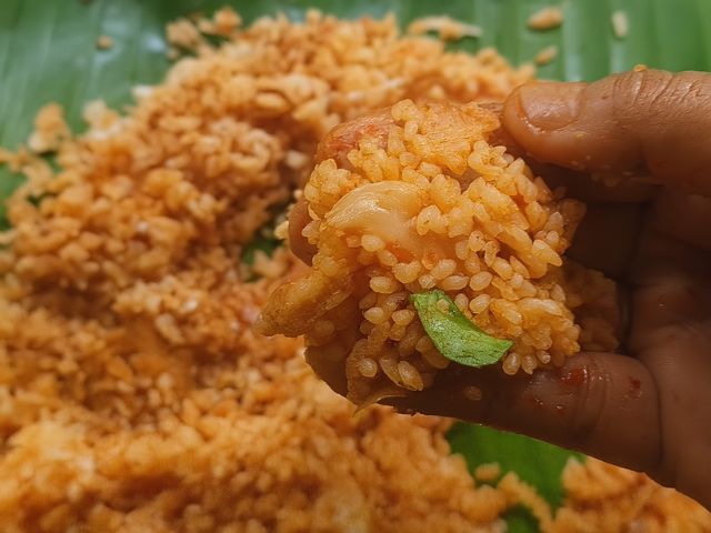 Sesame Garlic Rice with <a href="/" style="color:#f4382d">Errakaaram™</a>